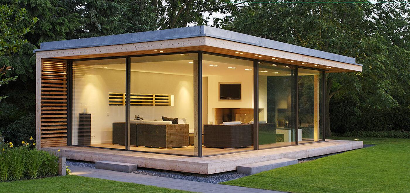 Free standing enclosure